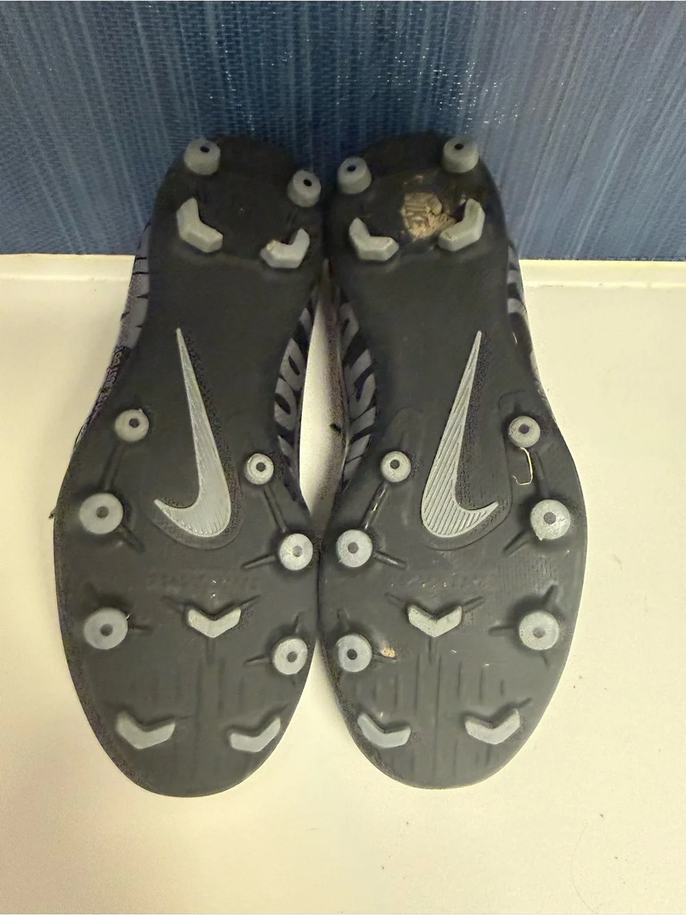 EUC Youth Nike Mercurial Soccer Cleats, Size 3Y, black/silver